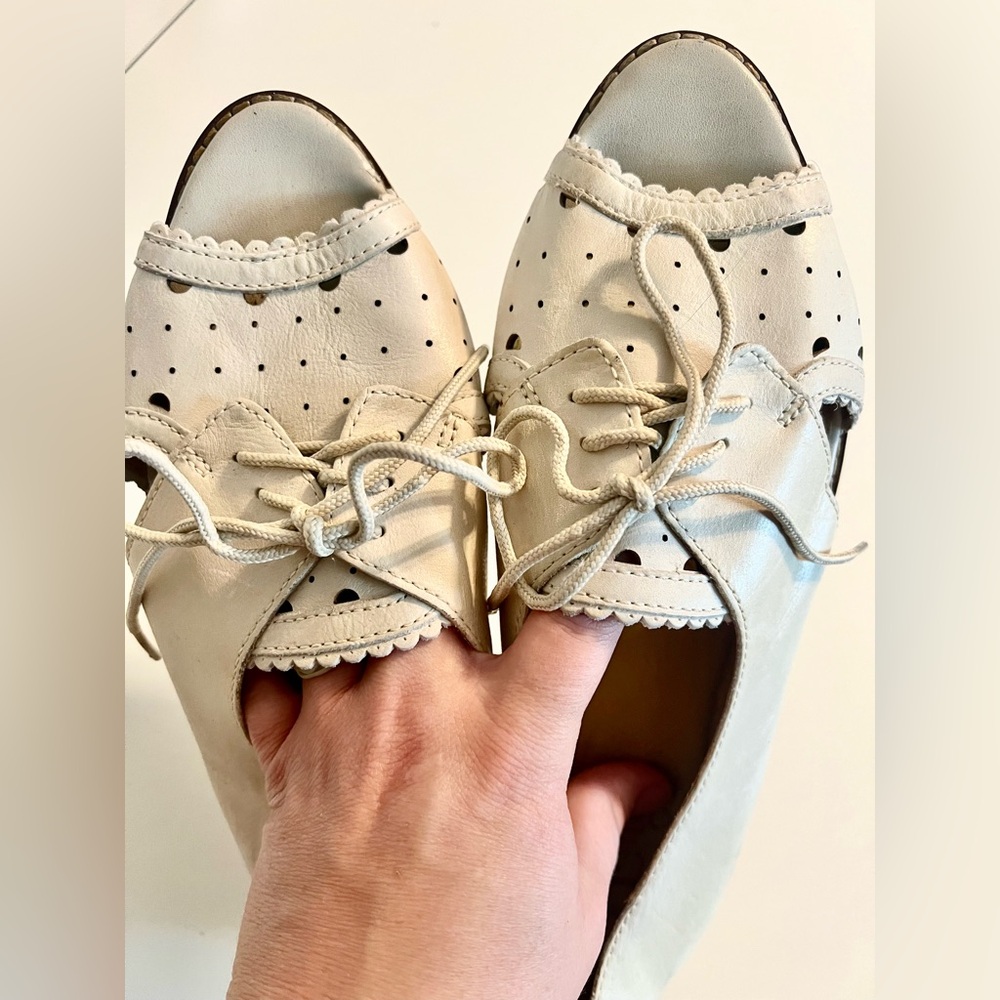 Latigo Mikey Cream Leather Cutout Peep Toe Flats